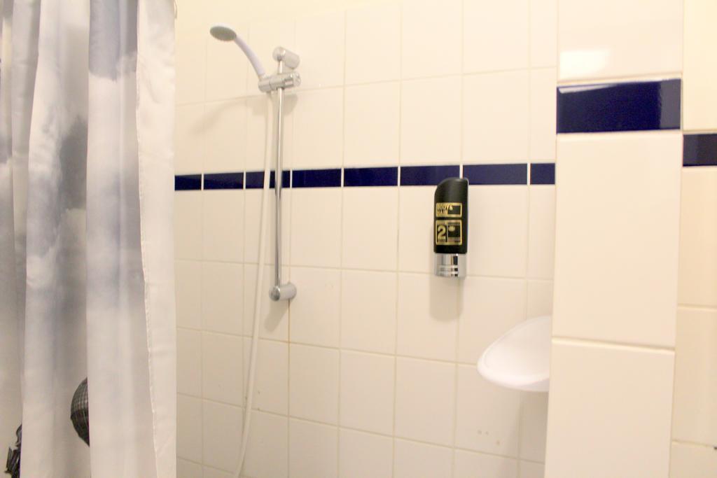 Pension Central Hostel Берлин Экстерьер фото