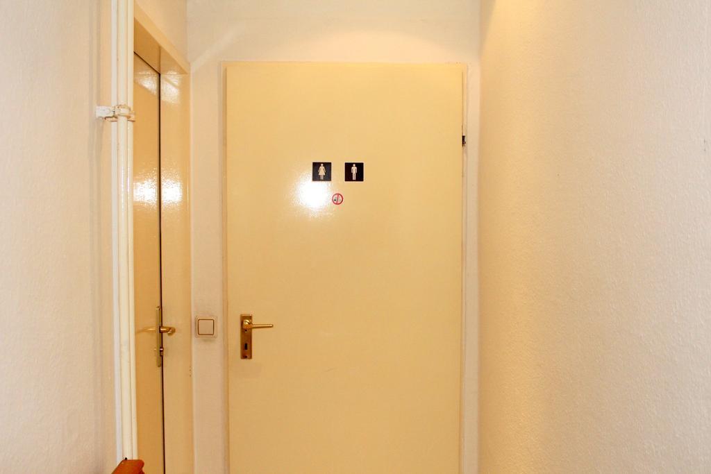 Pension Central Hostel Берлин Экстерьер фото