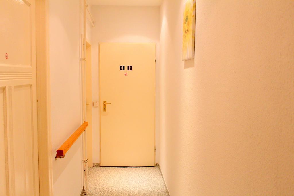 Pension Central Hostel Берлин Экстерьер фото
