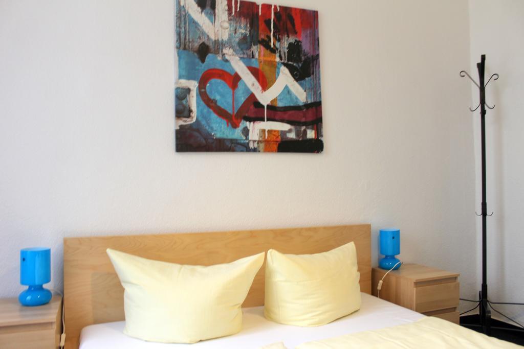 Pension Central Hostel Берлин Экстерьер фото