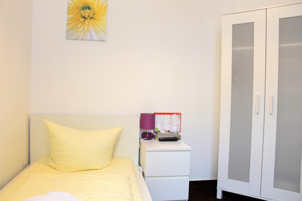 Pension Central Hostel Берлин Экстерьер фото